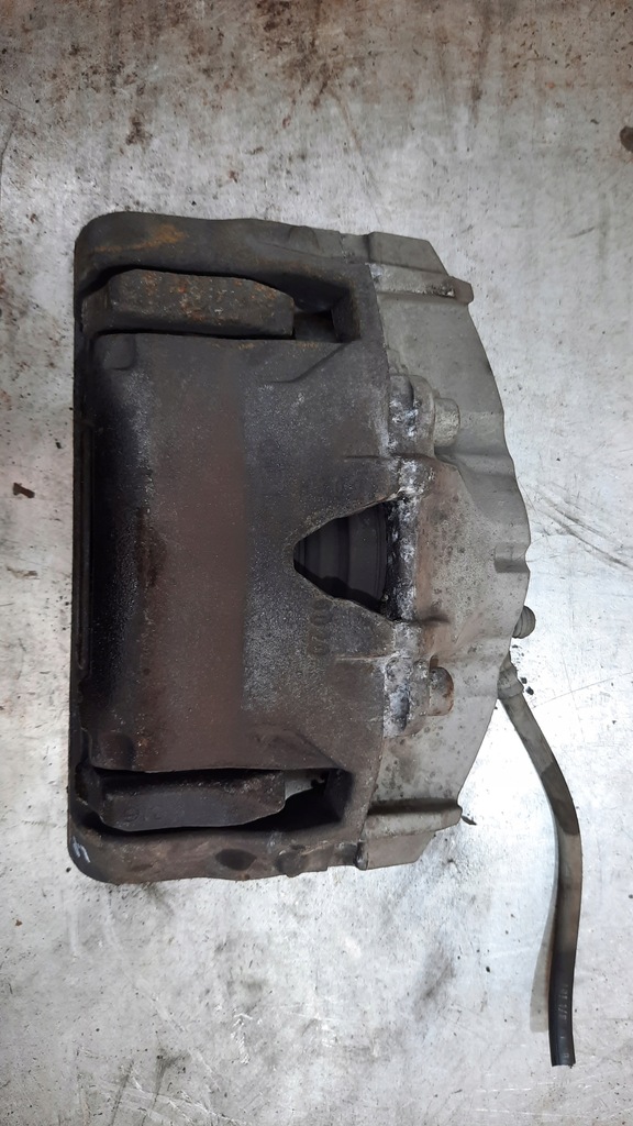 фото №1, Супорт перед лівий 945 volvo xc70 ii 2.4 d5