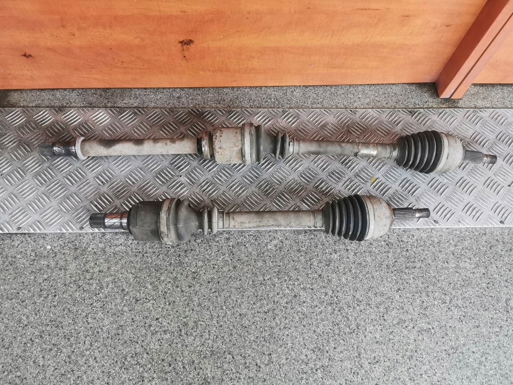 фото №1, Приводной вал левая правая megane scenic ii 1.9 dci 2.0 16v