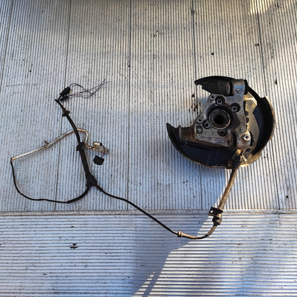 фото №1, Ступица поворотный кулак левый задняя audi a6 c5 s6 4.2 v8