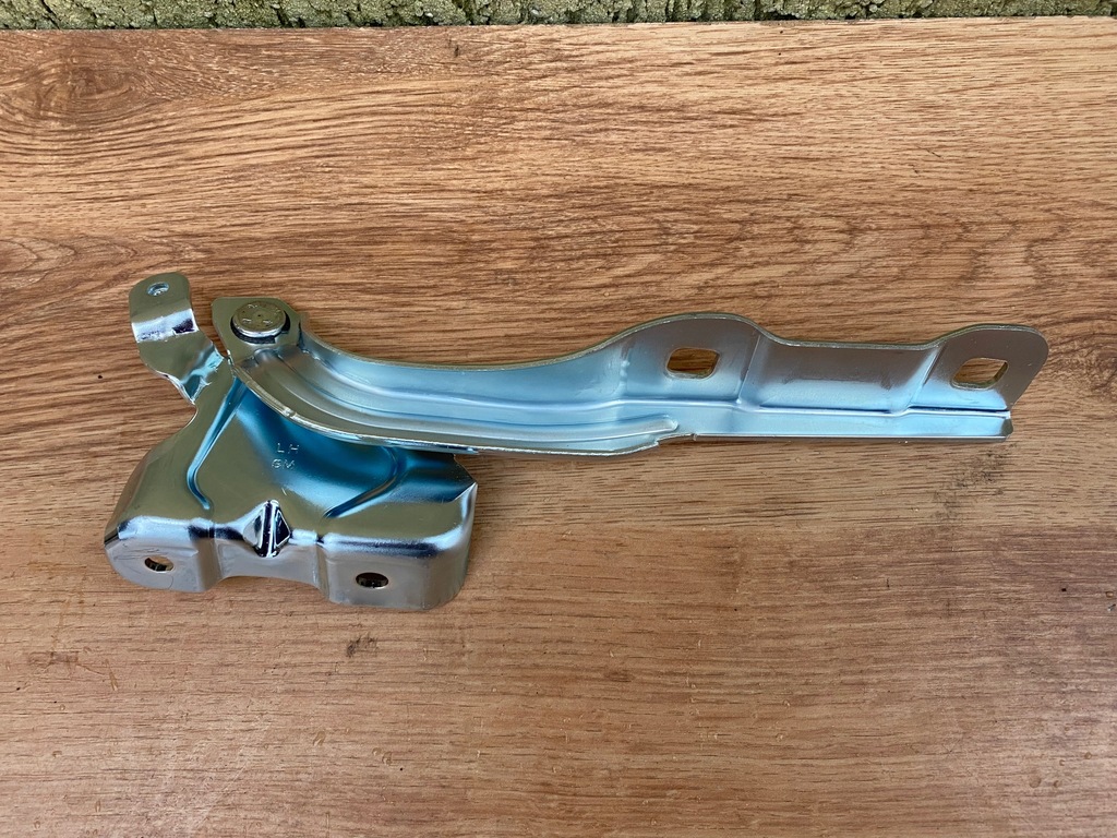 фото №1, Opel оригинальный номер 95421580 петля капот