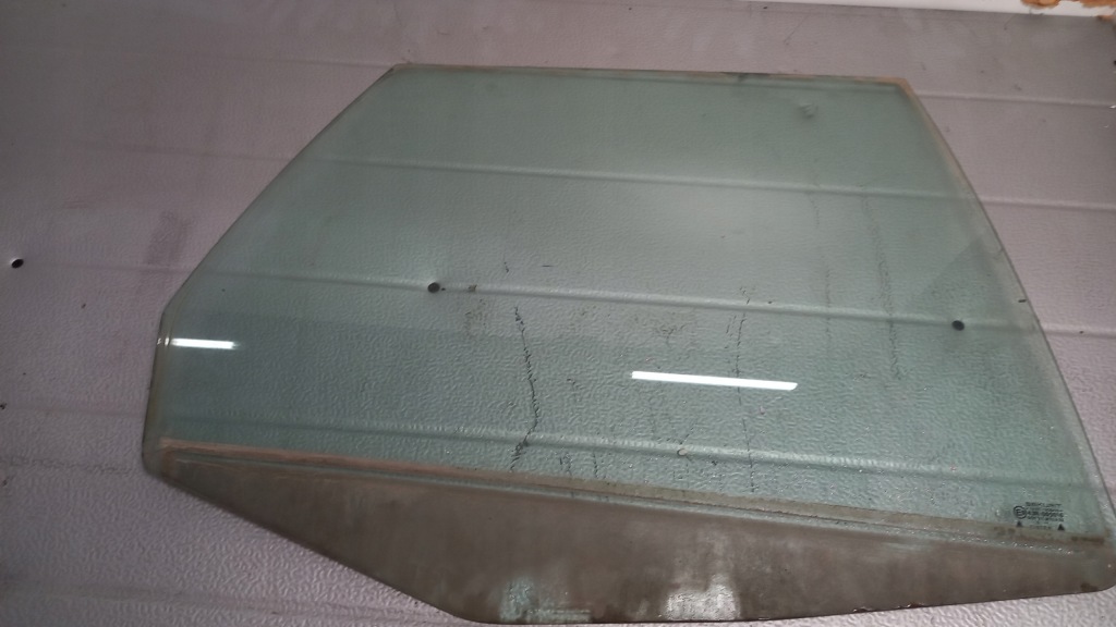 фото №1, Стекло правая задняя seat cordoba 00r