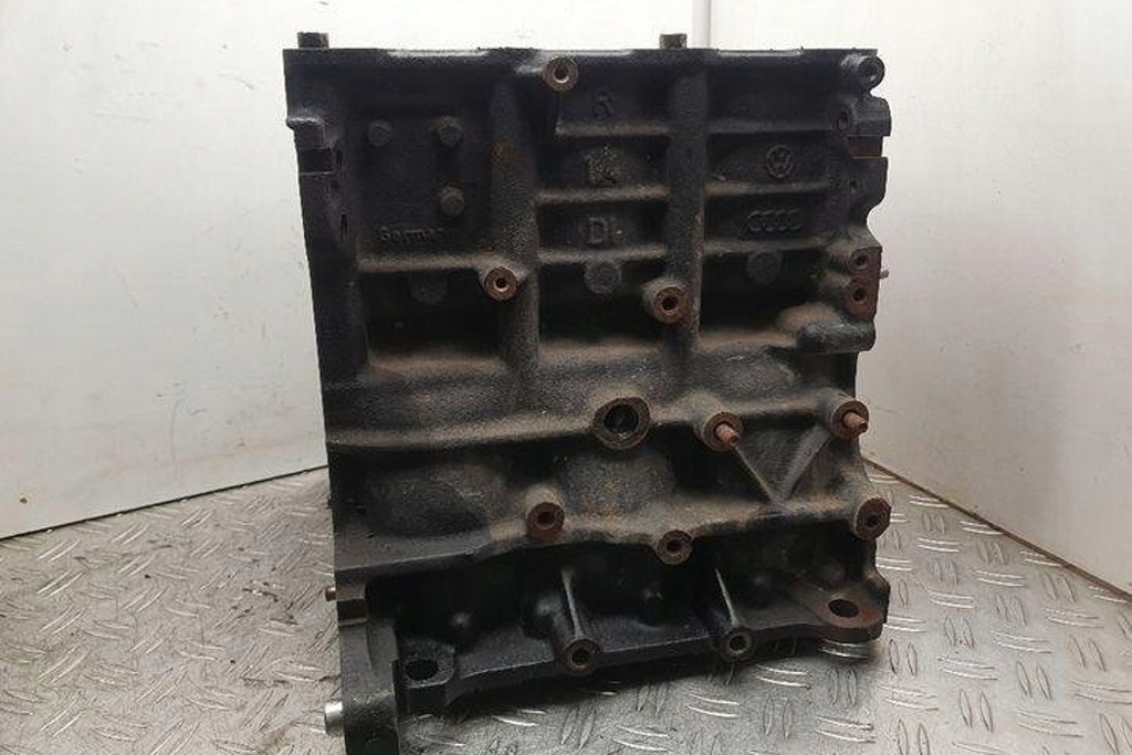 фото №13, Блок двигуна seat ibiza iv 6j5, 6p1 045103021r 1.4l дизель 59kw 2009