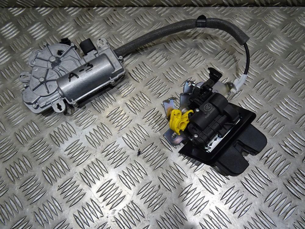 фото №2, Audi a3 8y sportback 2023 замок доводчик кришки багажника