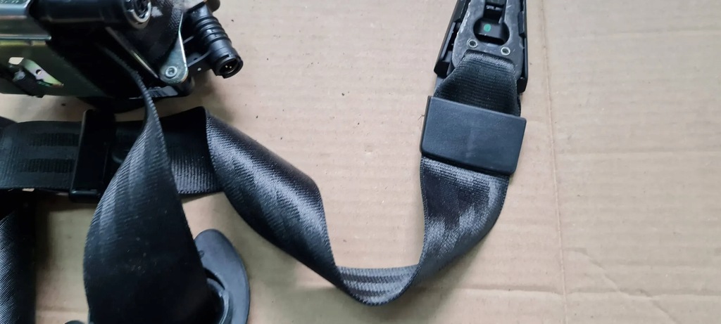 фото №10, A4 b9 8w pas безопасности правый перед 8w0857706 v04 a5 8w