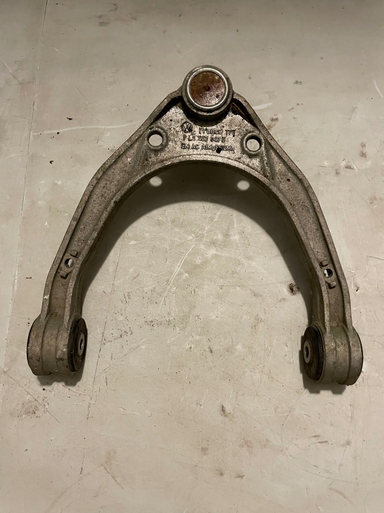 фото №1, Рычаг верхний 7l0407047b