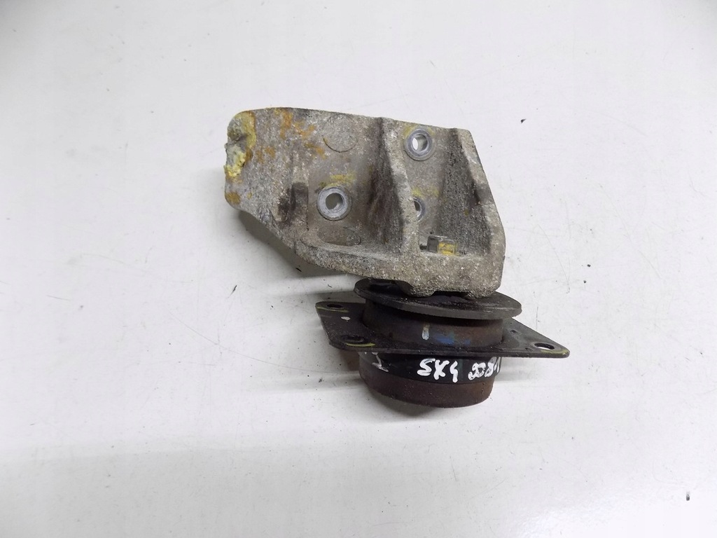 фото №8, Suzuki sx4 06-12 1.9 кронштейн подушка коробки двигуна
