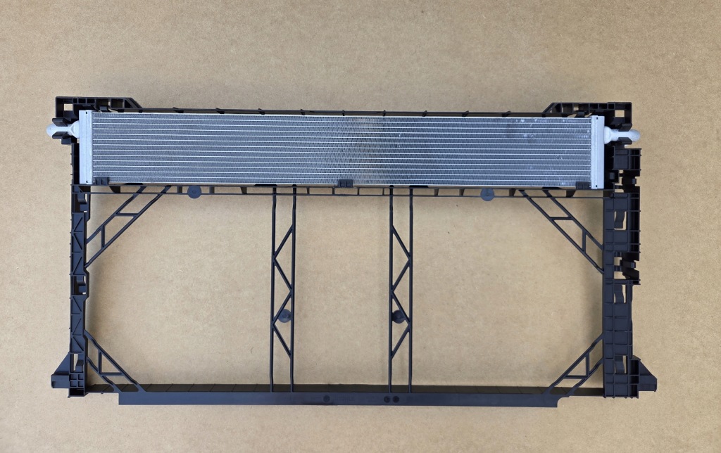 Купити Нова радіатор води з рамка renault trafic 3 2.0 dci рестайлінг  21- ld582001