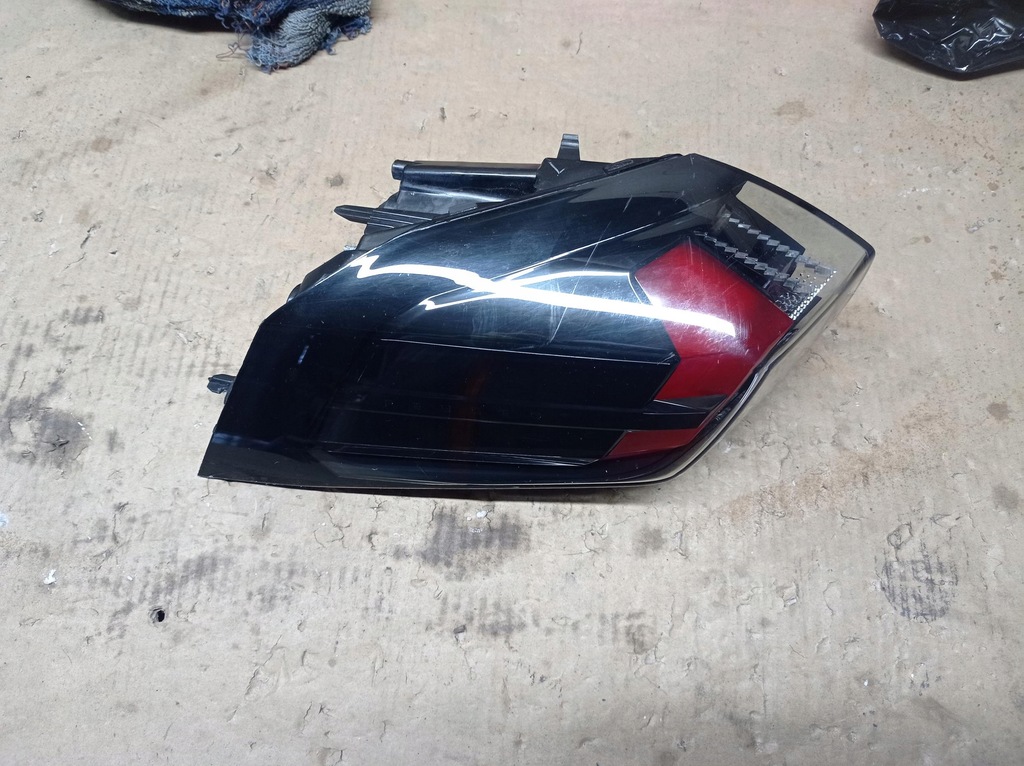 фото №1, Лампа лівий задня peugeot 2008 ii 2020 w крила
