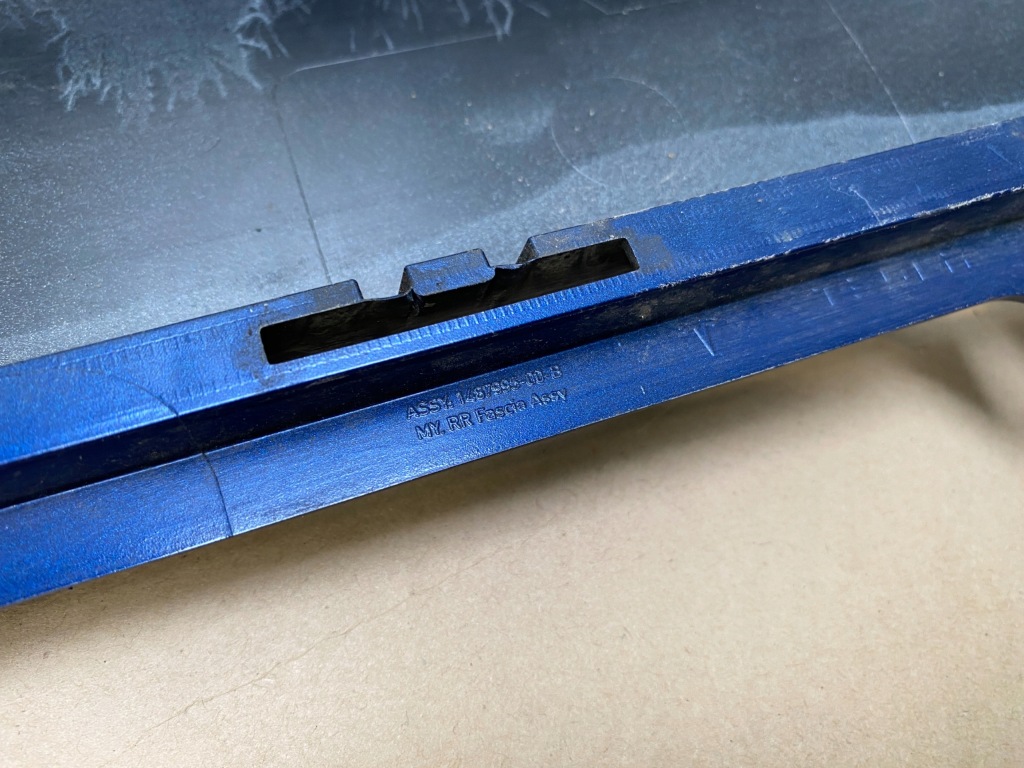 Бампер задній tesla model y 2020- задній задній bez pdc 1487995-00-b в Україні