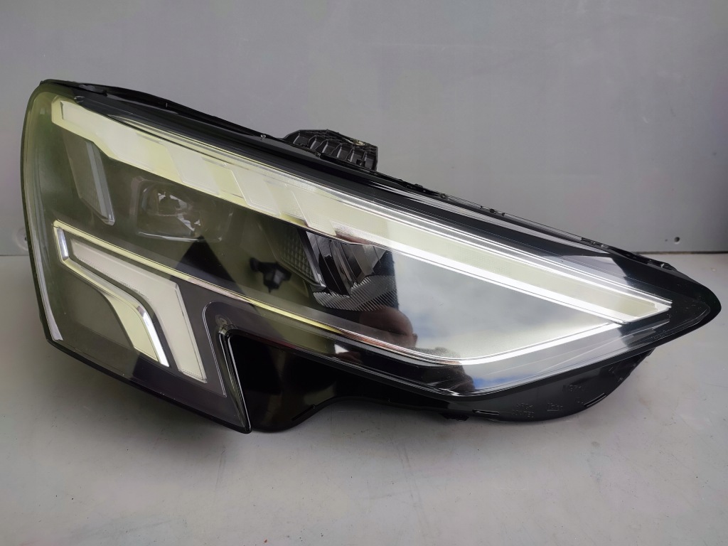 фото №1, Audi a3 s3 8y0 full led фара правая лампа оригинал kpl. 8y0941033 идеальное состояние