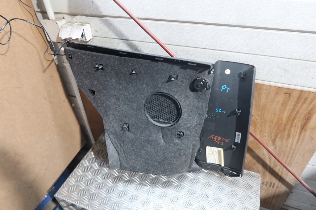 фото №10, Обивка боковая задняя правая audi a1 8x 8x3867036