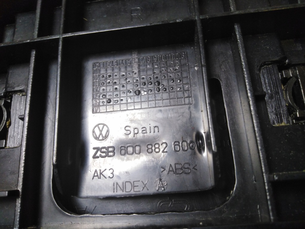 фото №5, Seat ibiza iii 6l 3d бардачок ящик pod сиденье r. 06r