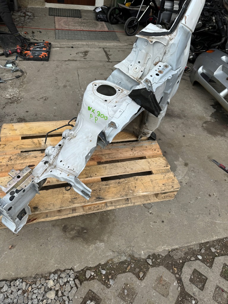 фото №1, Лонжерон четверть левая перед блок двигателя a lexus nx300 nx 300