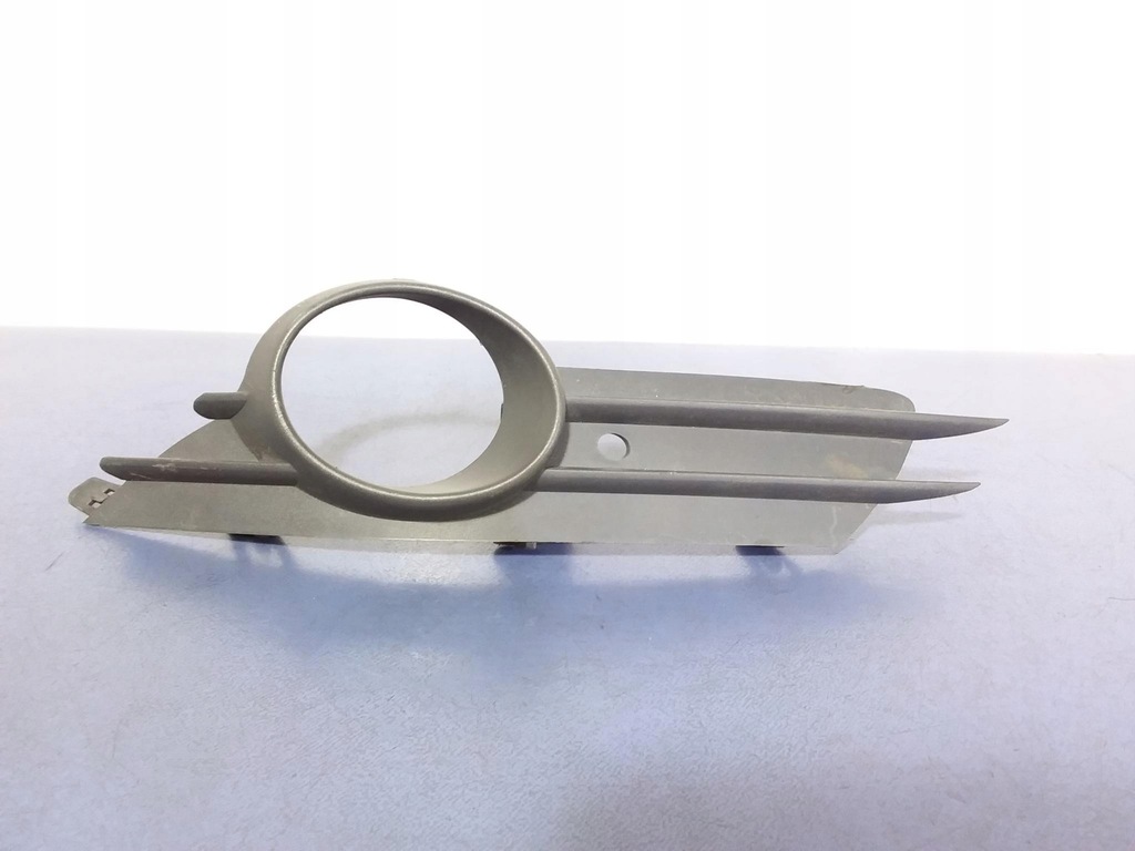 фото №1, Opel corsa d решётка противотуманной фары левая перед 13211478