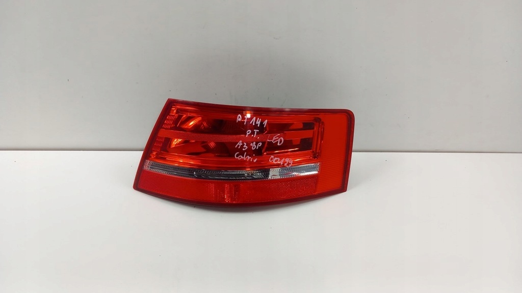 фото №1, Audi a3 8p cabrio лампа задня права led