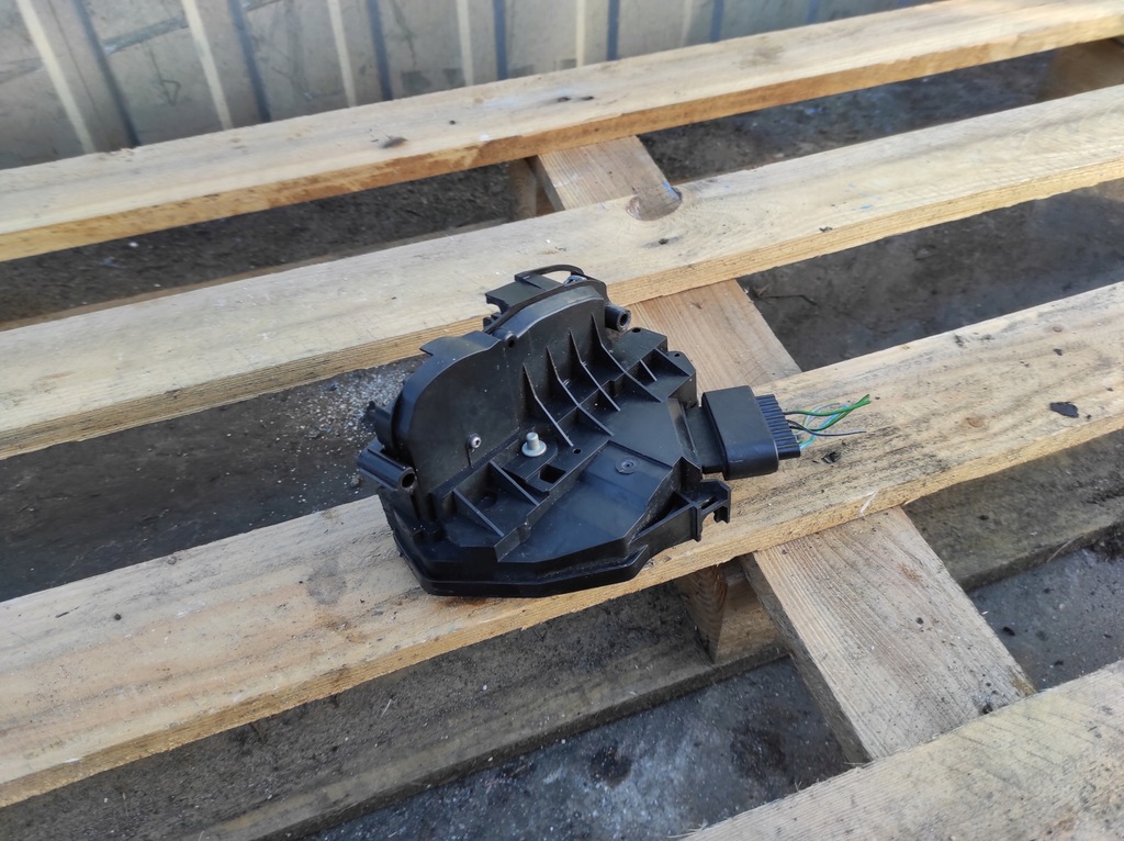 фото №1, Замок двері лівий перед лівий передній v60 i s60 ii 31301738