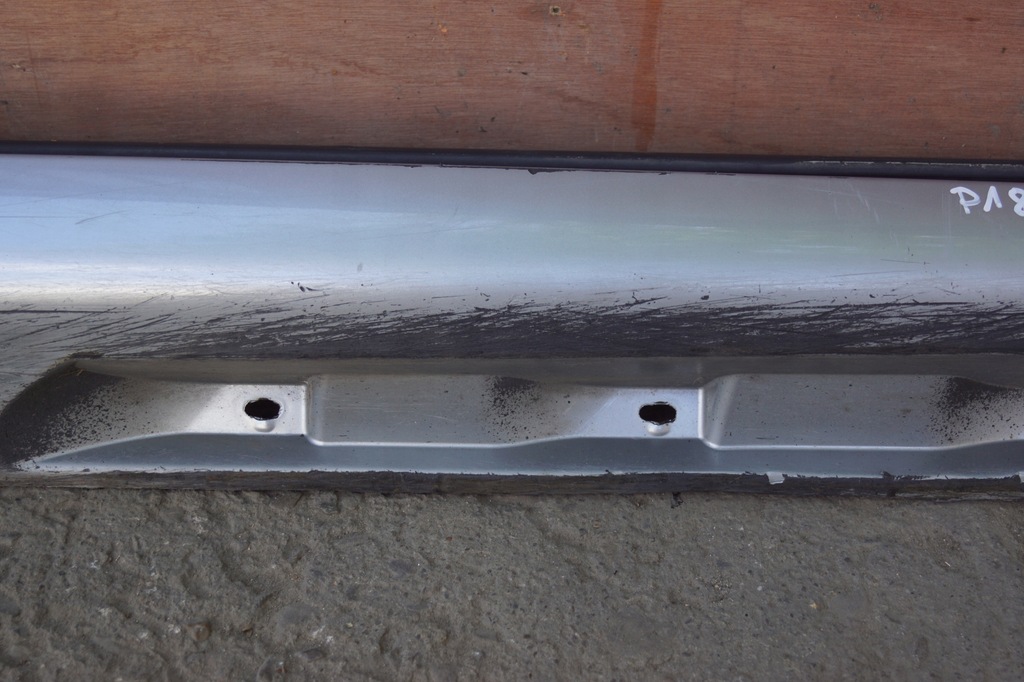 фото №8, Порог молдинг порог правая volvo c30 r-design