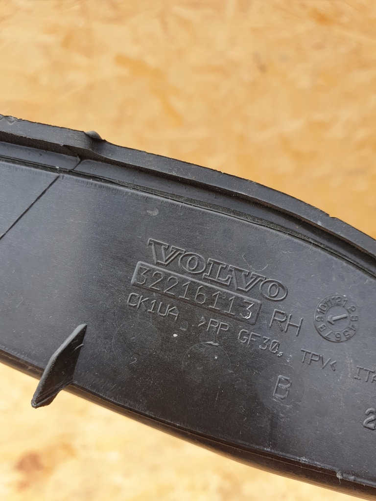 фото №9, Volvo xc60 ii молдинг скло лобове права 32216113