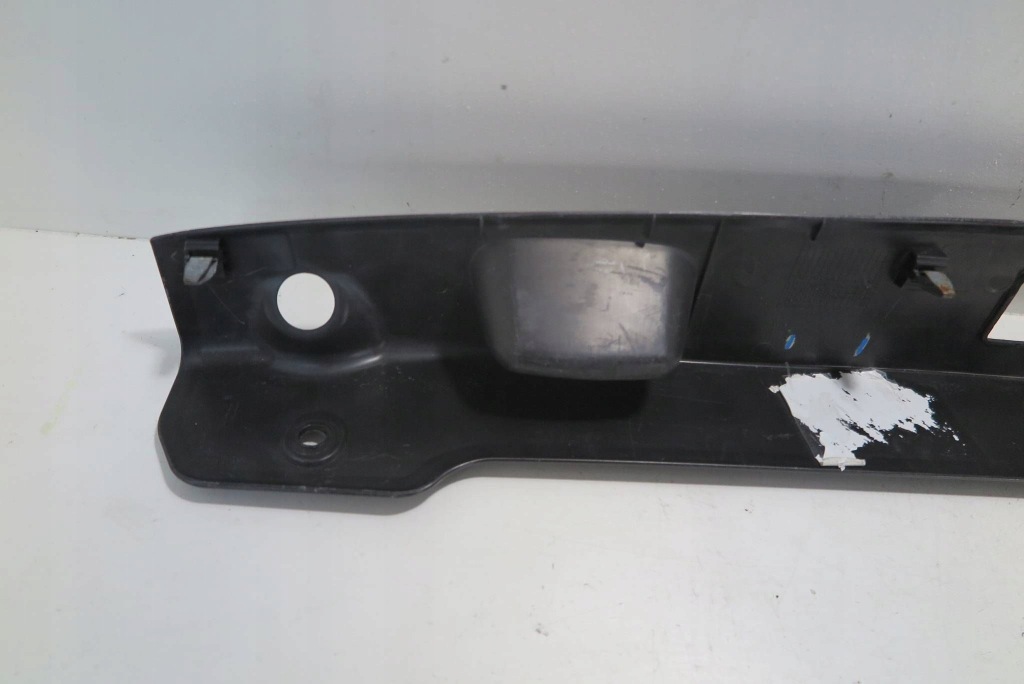 Оздоблення кришки багажника mercedes-benz e w212 a2127501293 2.99l Ціна