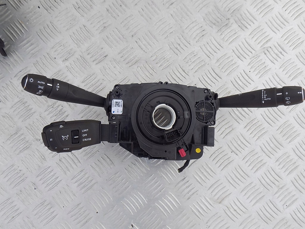 фото №1, Peugeot 208 ii переключатель комбинированный лента 2021r