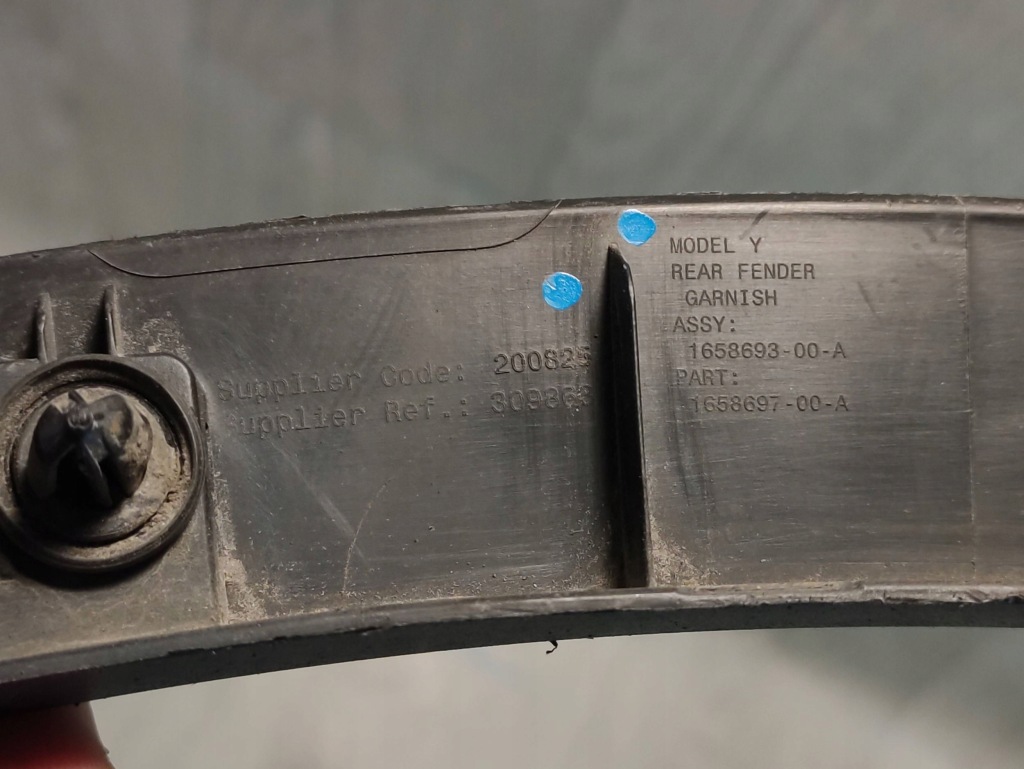 фото №13, Tesla model y молдинг накладка крила лівий задня 165869700a