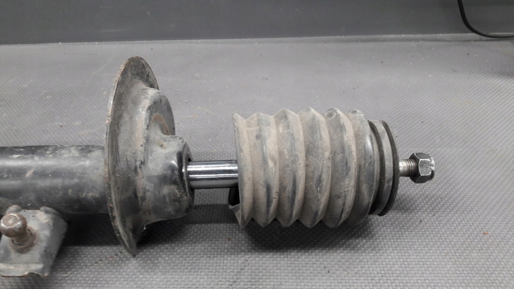 22190845 амортизатор правая  перед mini r50 с Разборки