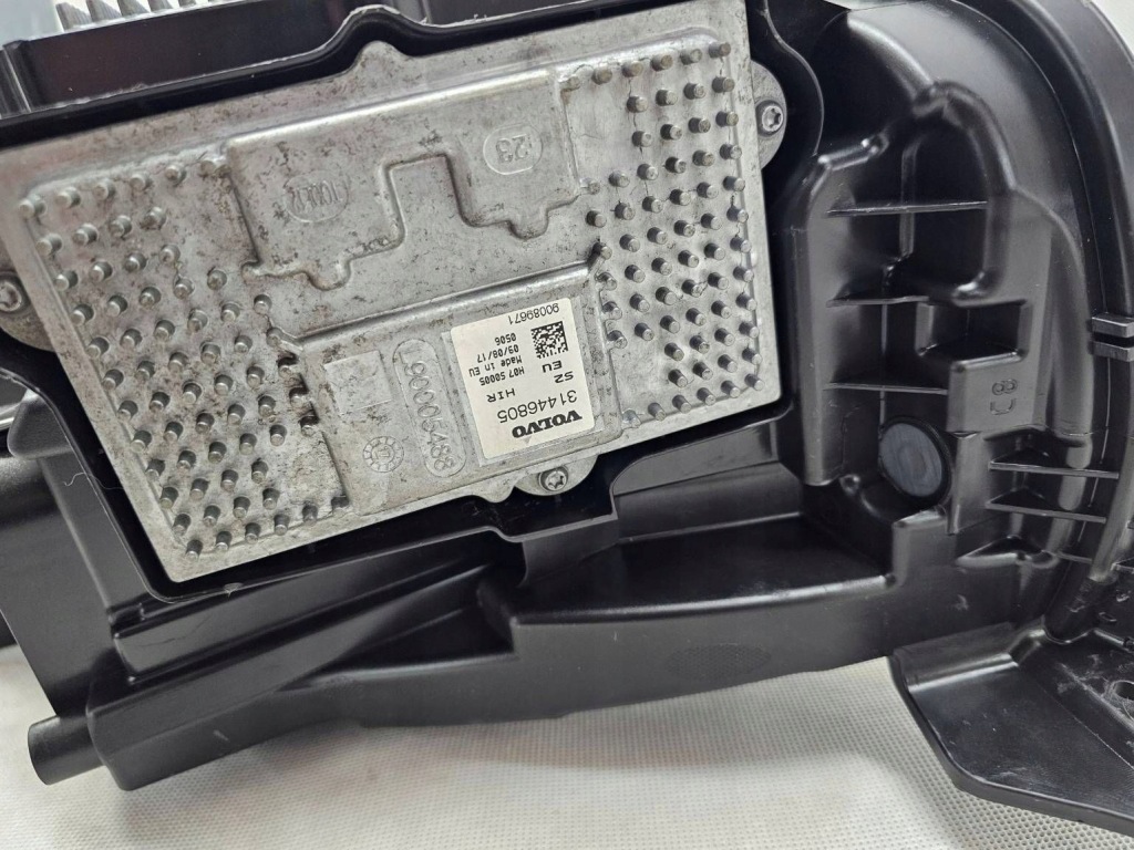 Volvo xc90 2 2015+ фара перед правый  full led active high beam 31677039 Оригинал