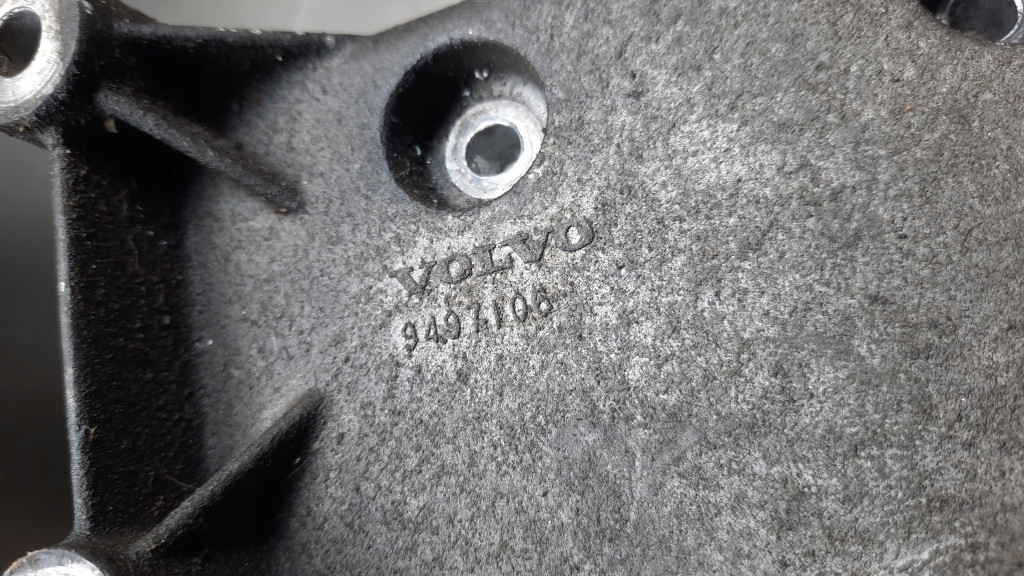 фото №6, Кронштейн генератора 9497106 volvo s60 v70 ii 2.4b