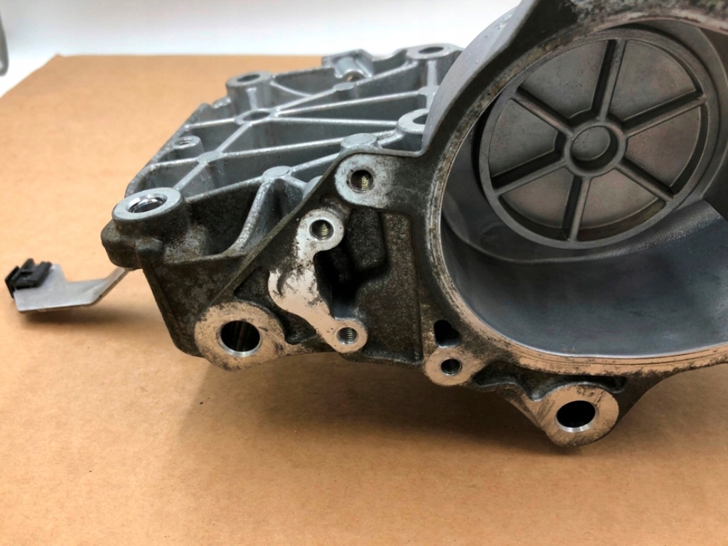 Основание кронштейн насоса охлаждение 11518094658 термостата bmw m3 m4 x2 x3 x4 Цена