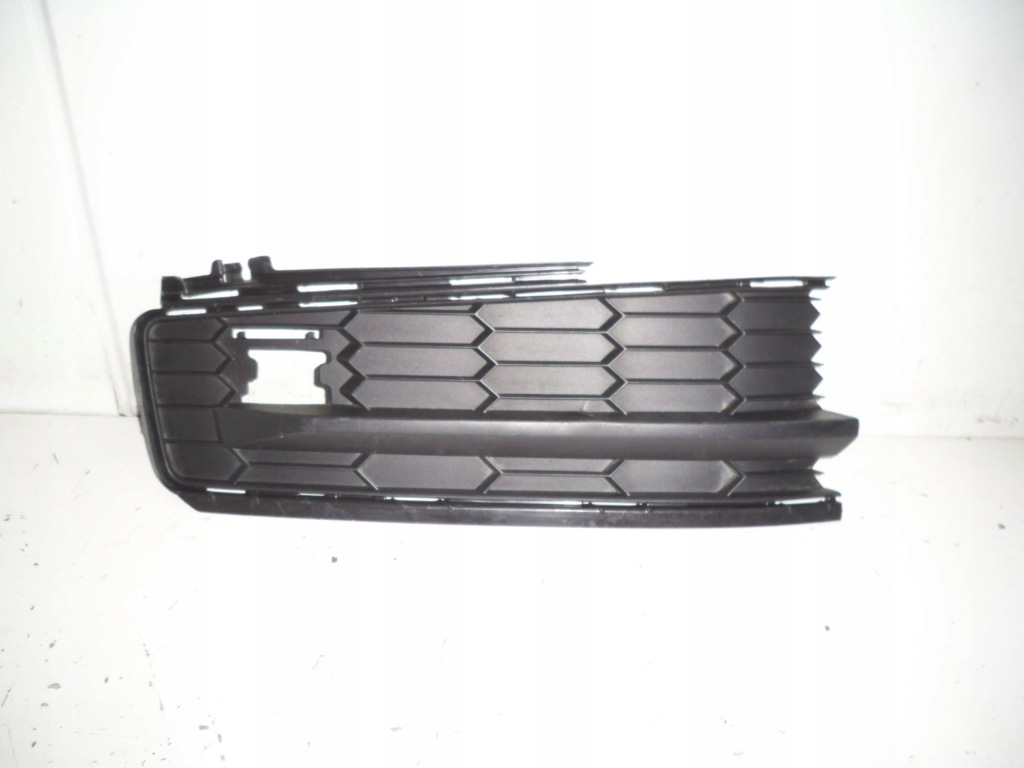 Купити Skoda оригінальний номер 565807367 решітка бампера