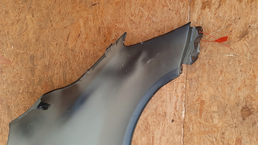 Suzuki splash 2008- крыло  левое  перед zdrowy Оригинал