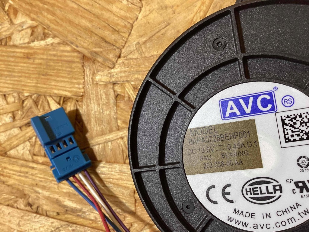 Вентилятор вентилятор фонари led porsche cayenne 958 95863105200 оригинальный номер Киев