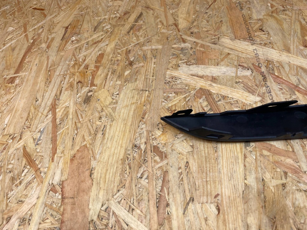 Молдинг накладка заглушка бампера перед права rr evoque l551 k8d2-15a245-ab Ціна