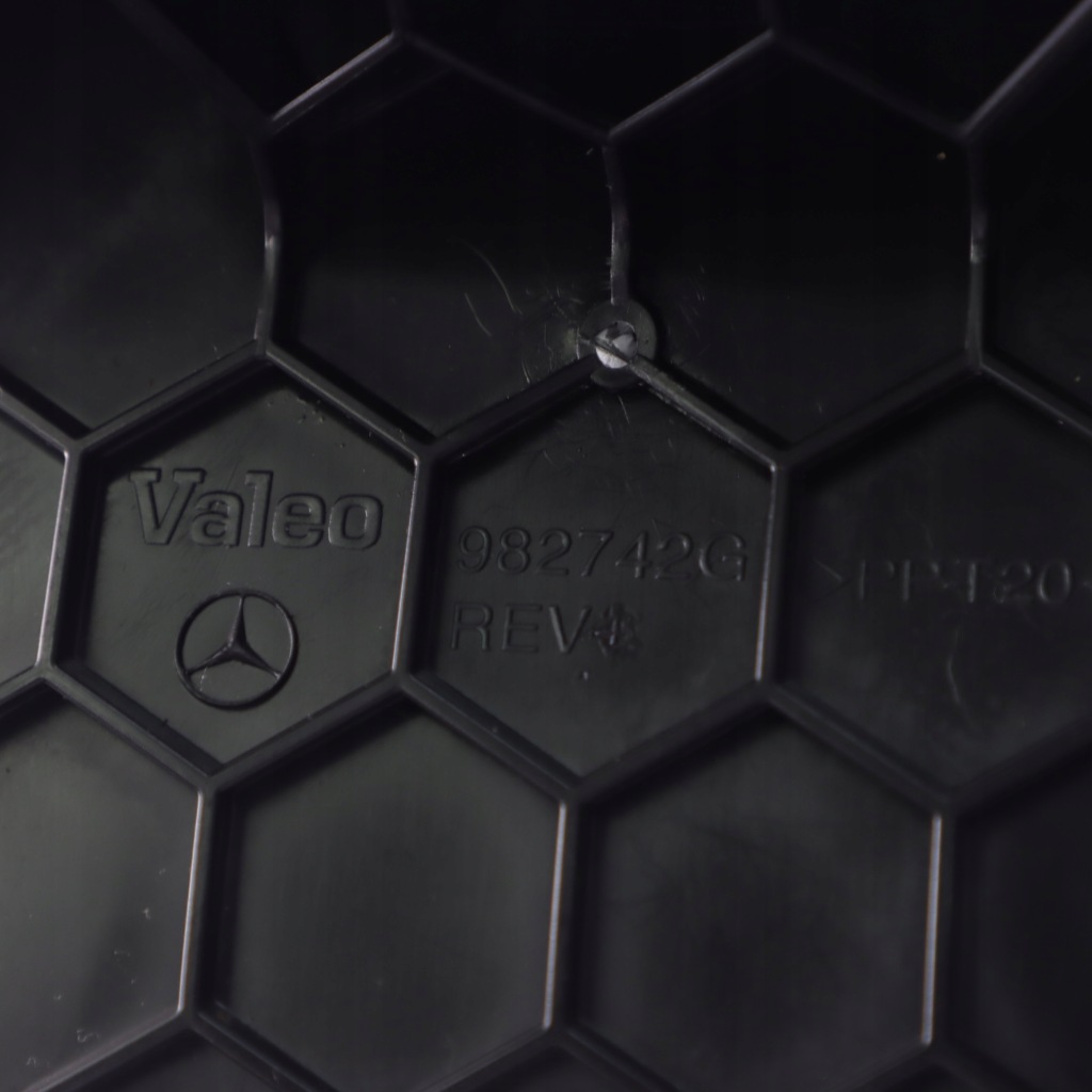 Mercedes w251 впуск обдув воздуха консоли центральной задний a2518300303 Доставка