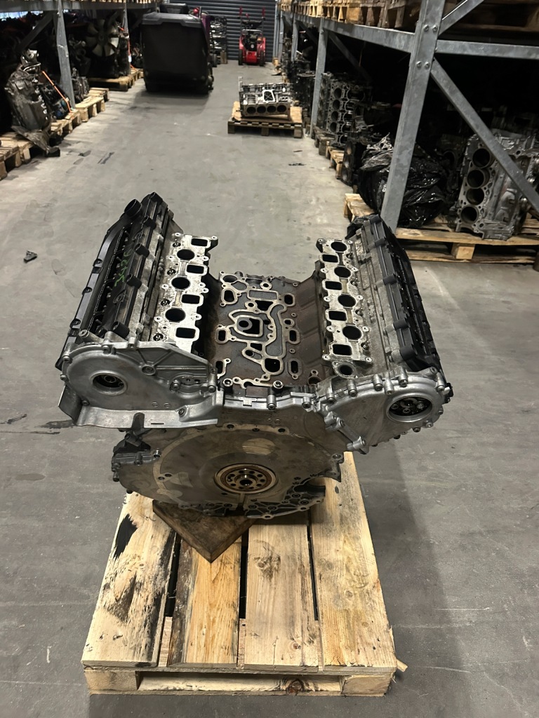 фото №1, Двигатель porsche cayenne 4.2 tdi cud