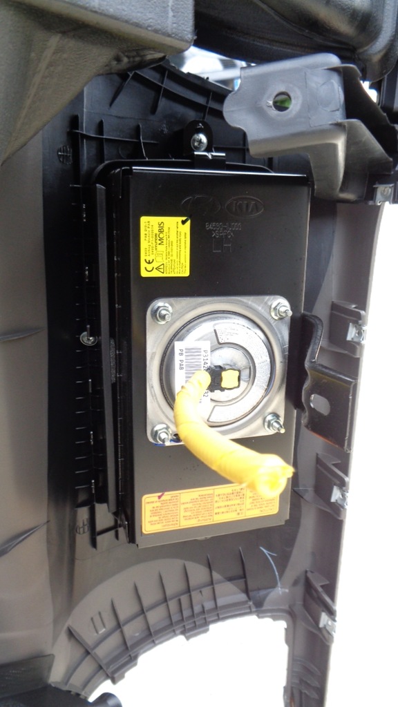 фото №6, Hyundai i20 08-15 приборная панель консоль подушка безопасности ремни идеальное состояние