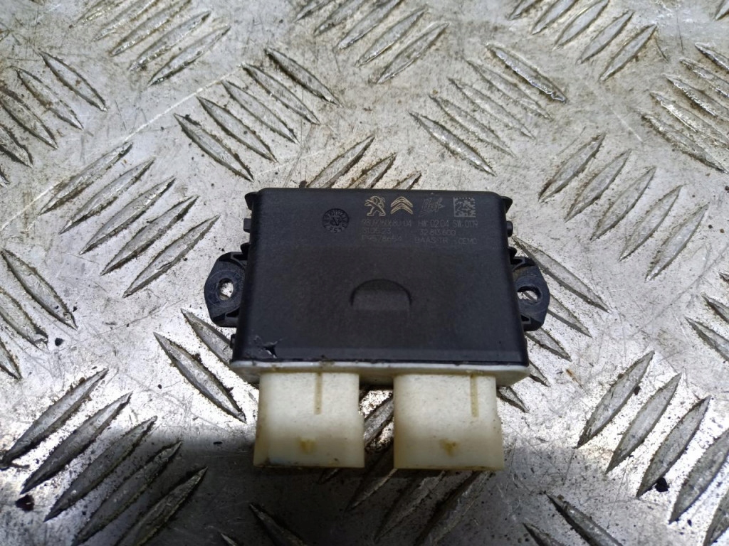 фото №1, Opel astra l модуль открывания крышки 9809260680