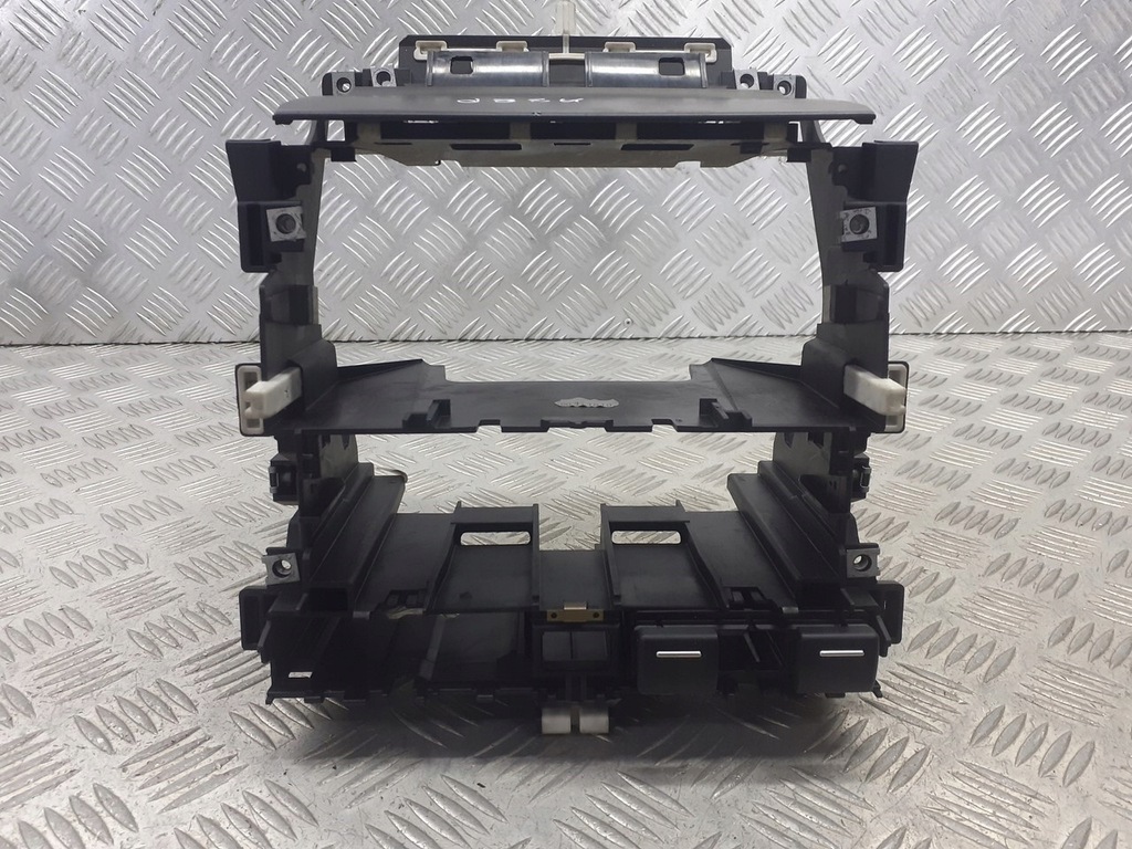 фото №1, Рамка радио audi a3 8p 1.6mpi 8p0858005b