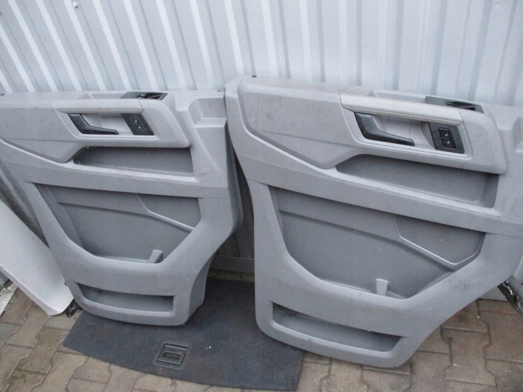 фото №1, Обивка левая vw crafter ii 7c0 18-21r