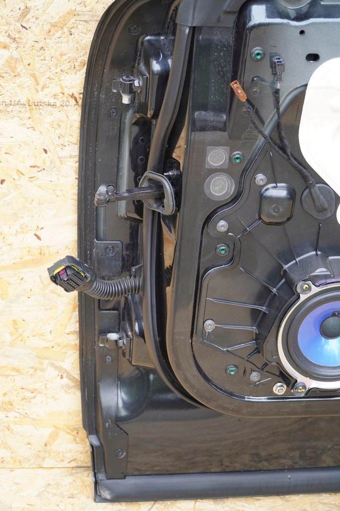 фото №16, Дверь правый перед lub правый задняя полный maserati levante vr815/b идеальное состояние