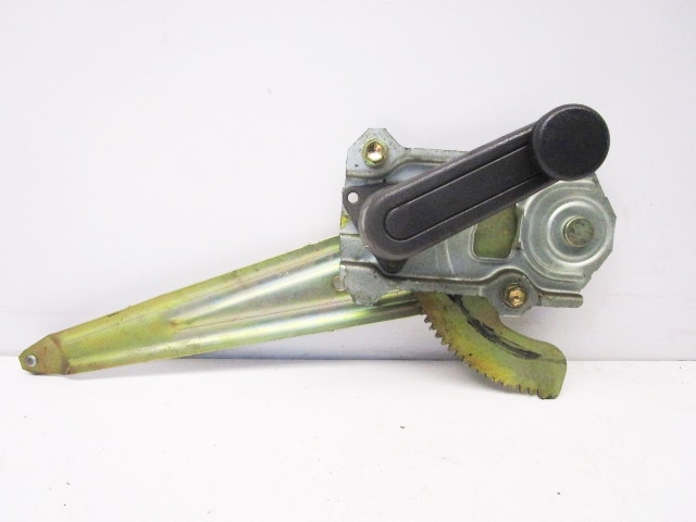 фото №1, Yaris verso i подъемник стекло задняя левый механическая коробка передач