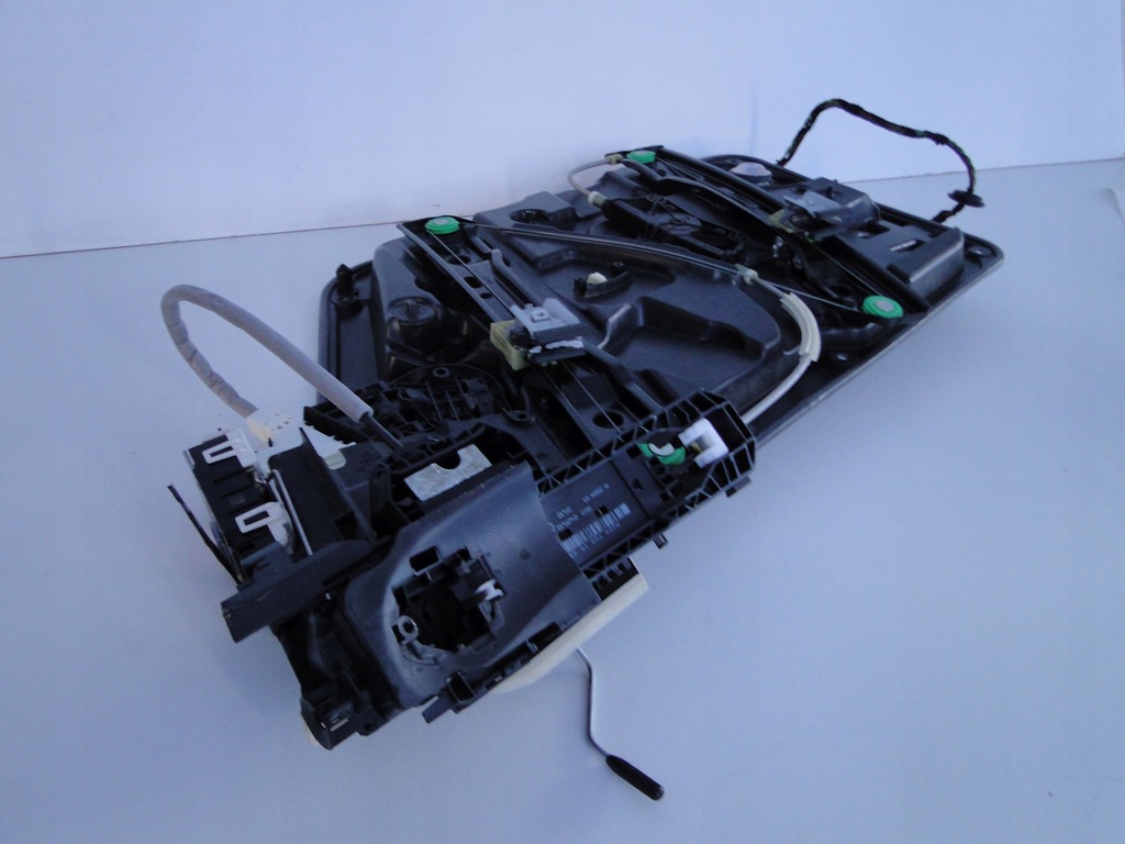 фото №4, Mercedes gla 156 x156 вкладыш дверь передние левая