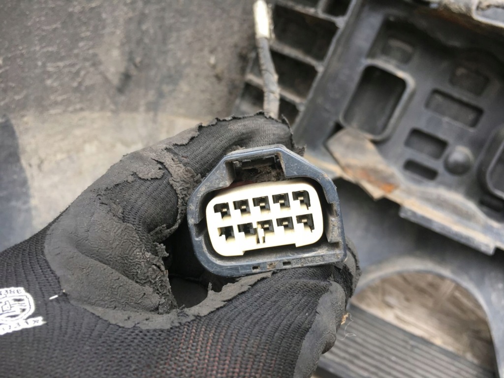 фото №16, Chrysler 300c 04-10 бампер задній pdc sedan usa