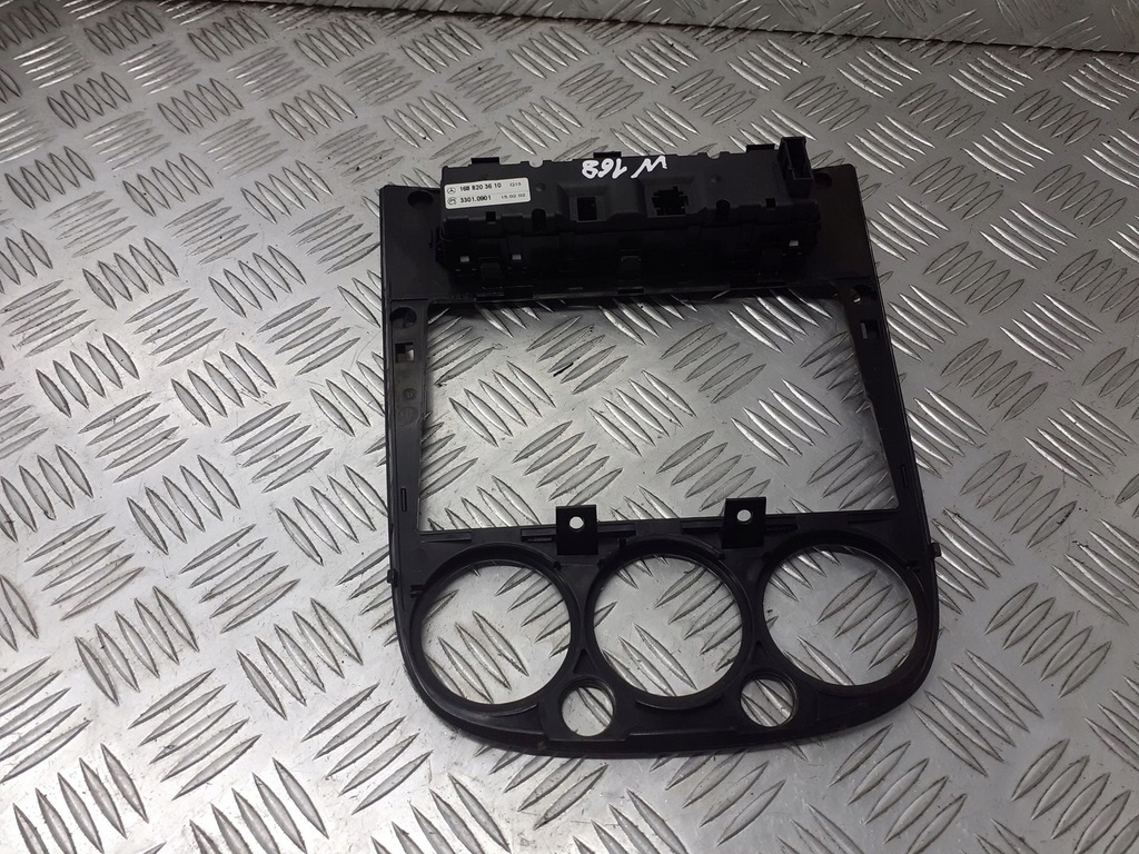 фото №2, Панель рамка радио mercedes w168 1688203610