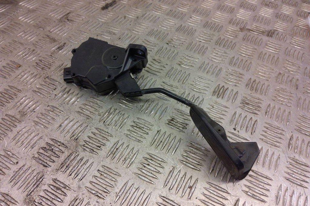 фото №7, Педаль газу toyota prius _w3_ 7811047010 1.8l 2014