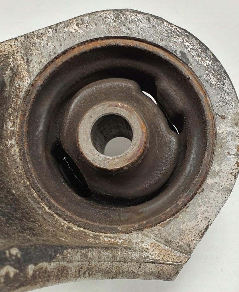 фото №2, Кронштейн опора мост задняя mazda rx-8 1.3