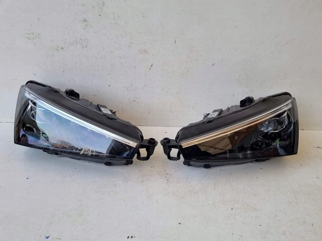 фото №1, Skoda scala 657 лампа перед led 657941015 a