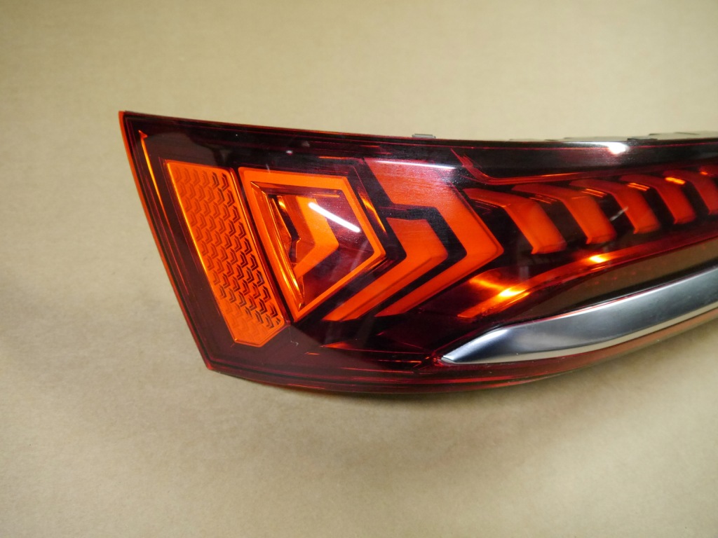 Audi q7 4m фара задній led ліва 4m0945307 Ціна