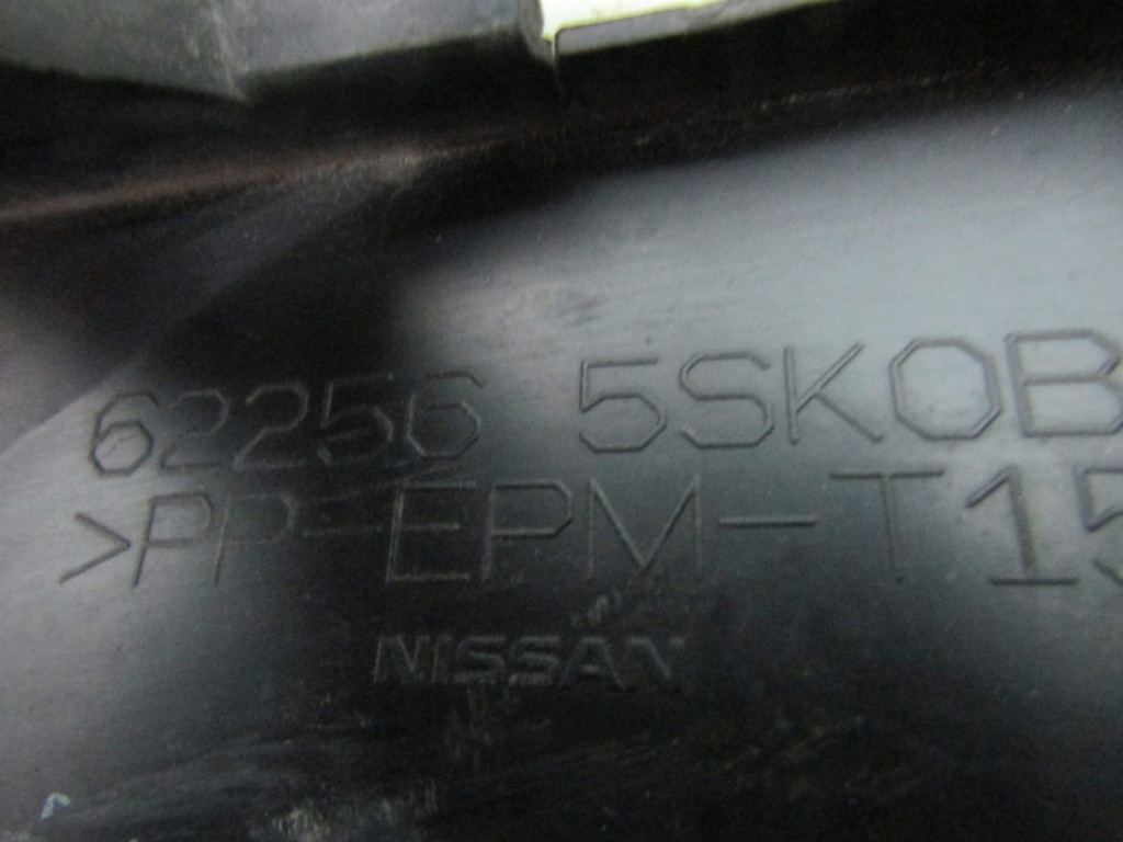 Leaf 2 ze1 21r решётка бампера правый  перед передняя рамка opraw 622565sk0b Цена