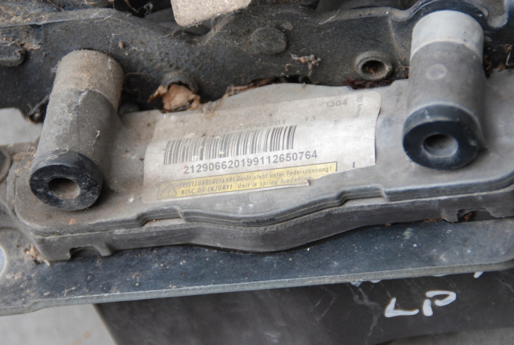 фото №5, Патрон петля капот l / p mercedes w204 w212